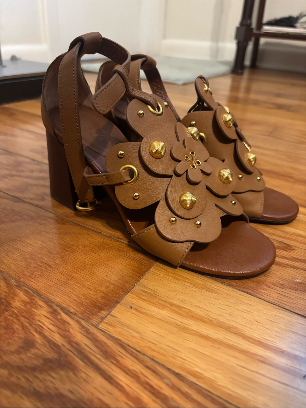 See By Chloe Tan Floral Appliqué Block Heel Sandals